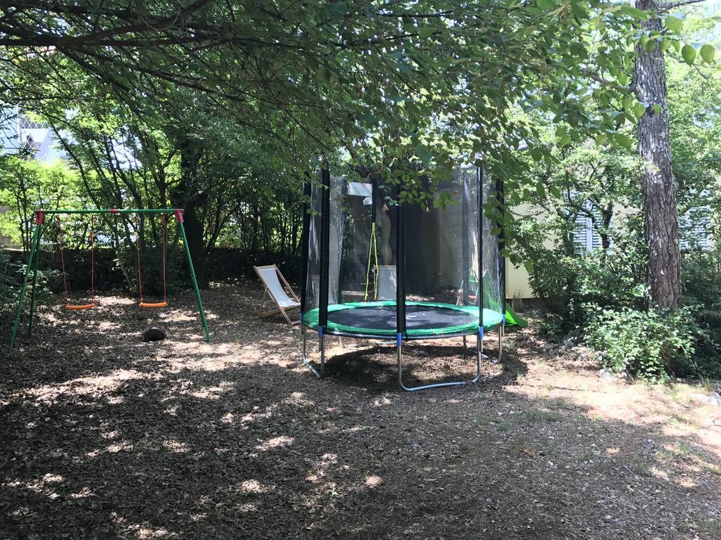 Holiday Home Momcilovic Малинска Экстерьер фото
