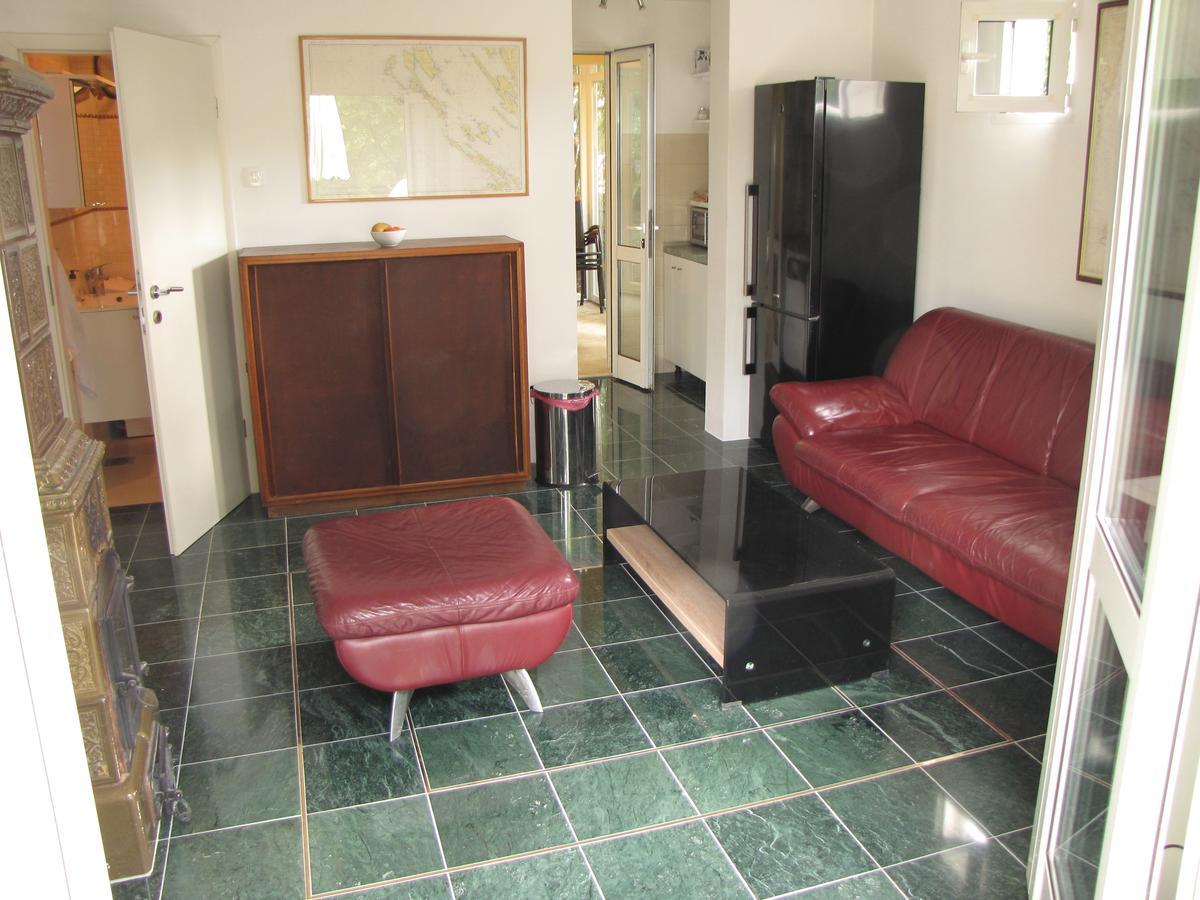 Holiday Home Momcilovic Малинска Экстерьер фото